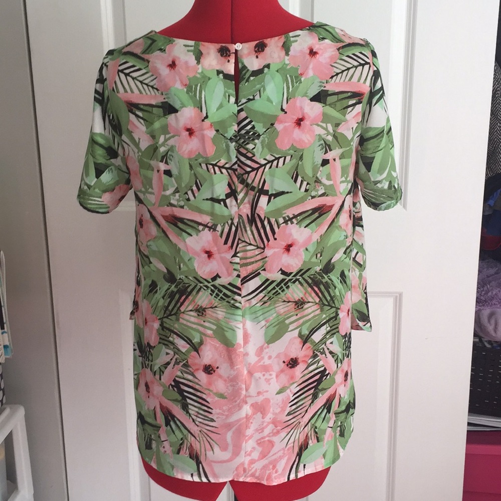 Tulip-hem Flowery Rose & Olive Top - Picture 2 of 5